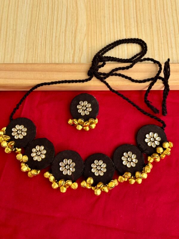 Sunehri Choker Set - Image 6